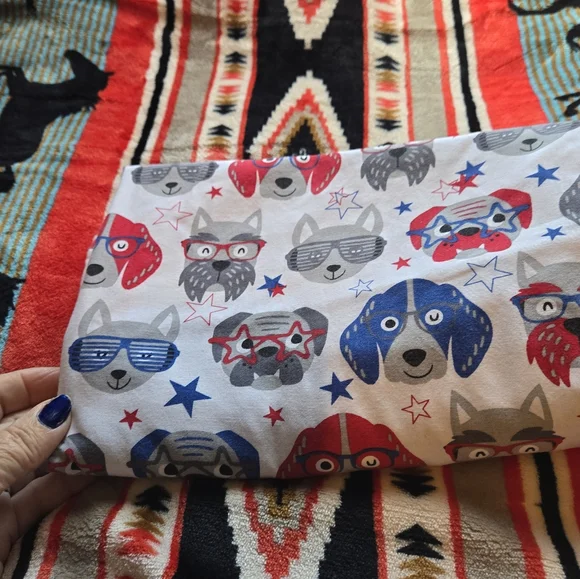 Ua scrub top size s with dogs - Picture 8 of 8